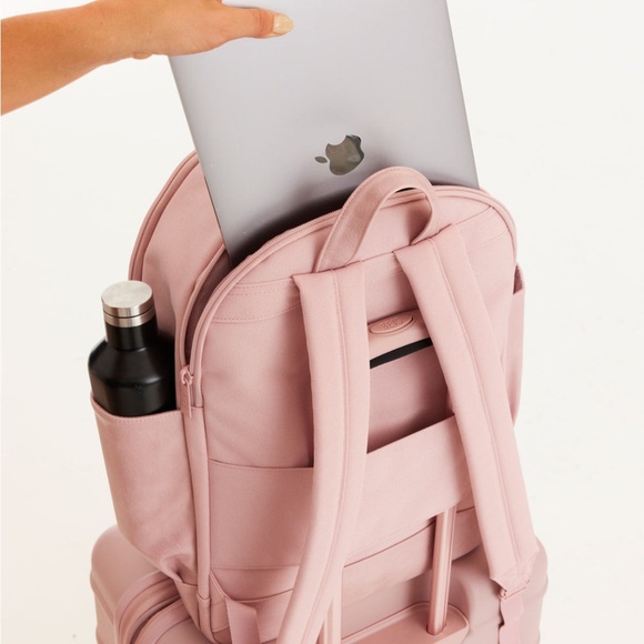 BÉIS “The Travel Backpack” in Atlas Pink - Picture 4 of 6